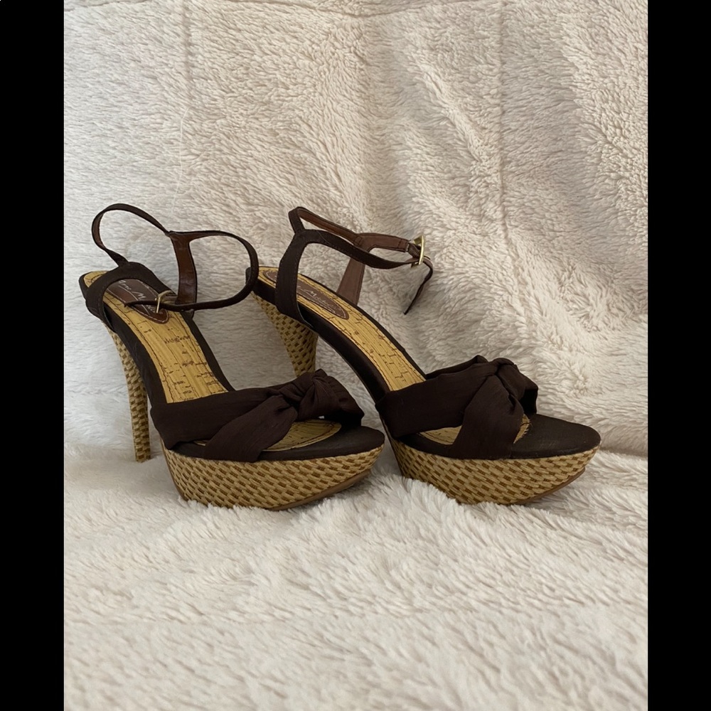 Brand new, 7.5 Anne Michelle heels